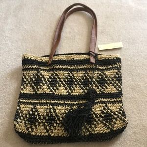NWT ☀️ straw woven bag with leather straps ☀️